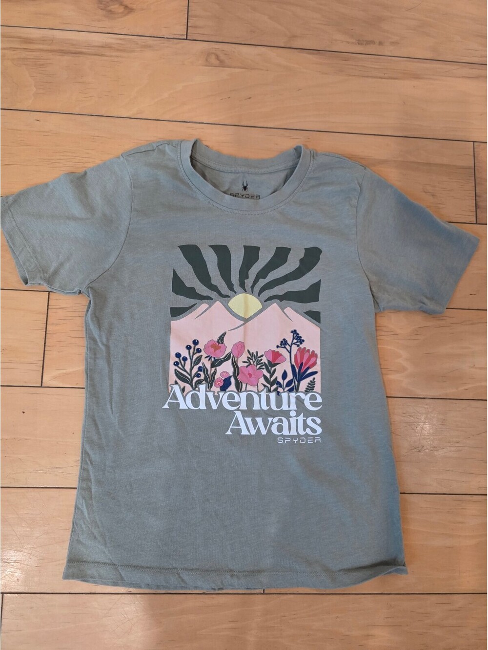 Spyder Adventure Awaits Graphic T-Shirt Size S